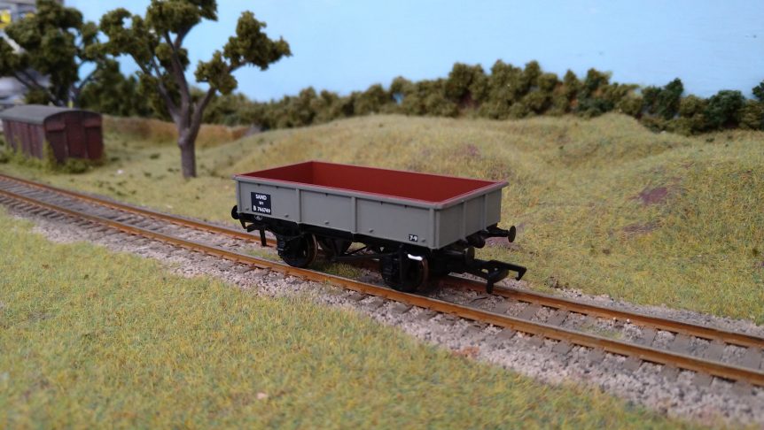 37-354D BACHMANN BR 13T STEEL SAND TIPPLER WAGON GREY WITH LOAD ...