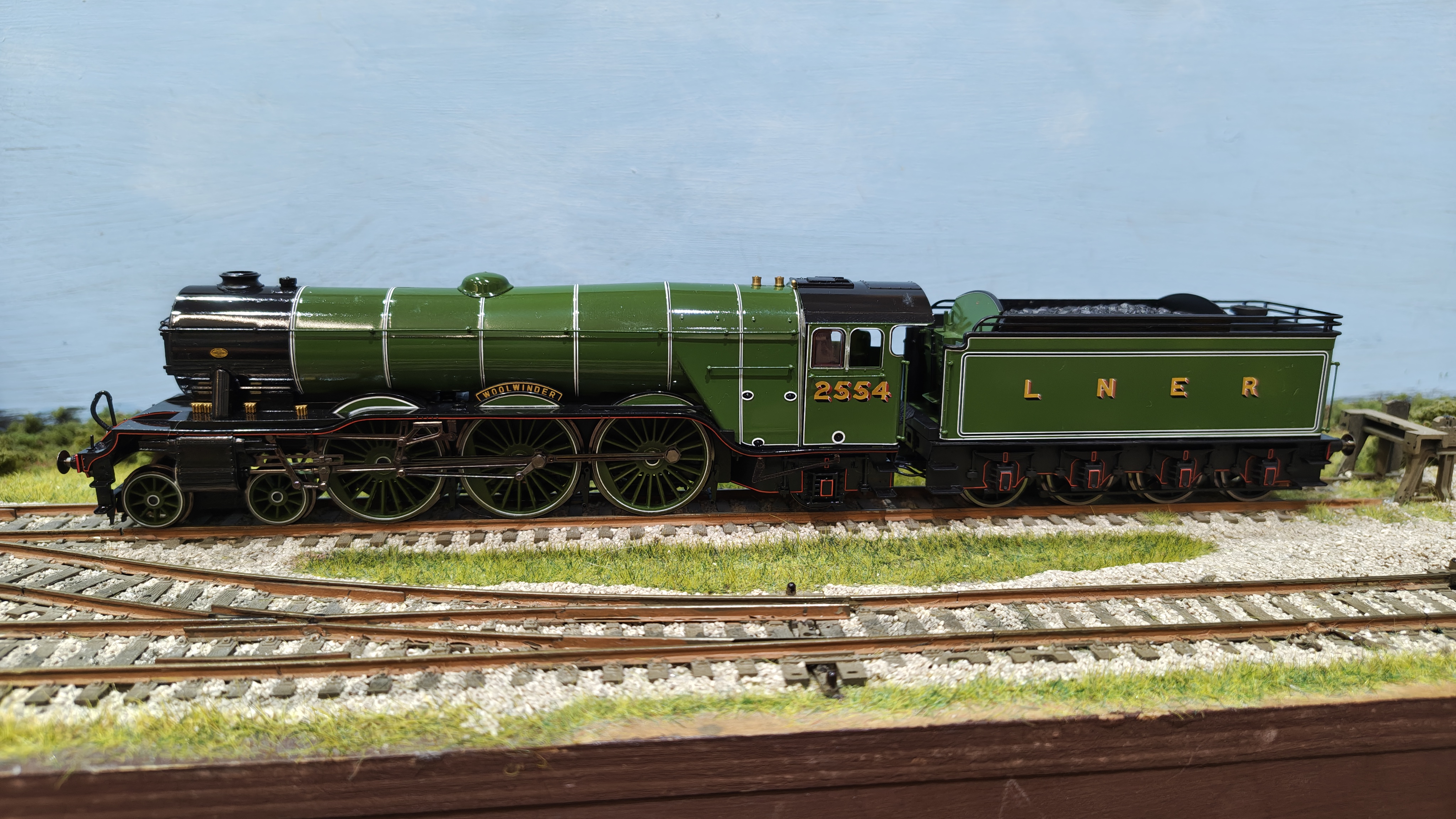R3439